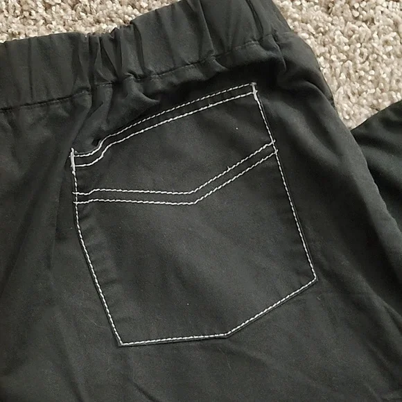 Scrub Uniform - Picture 2 of 3